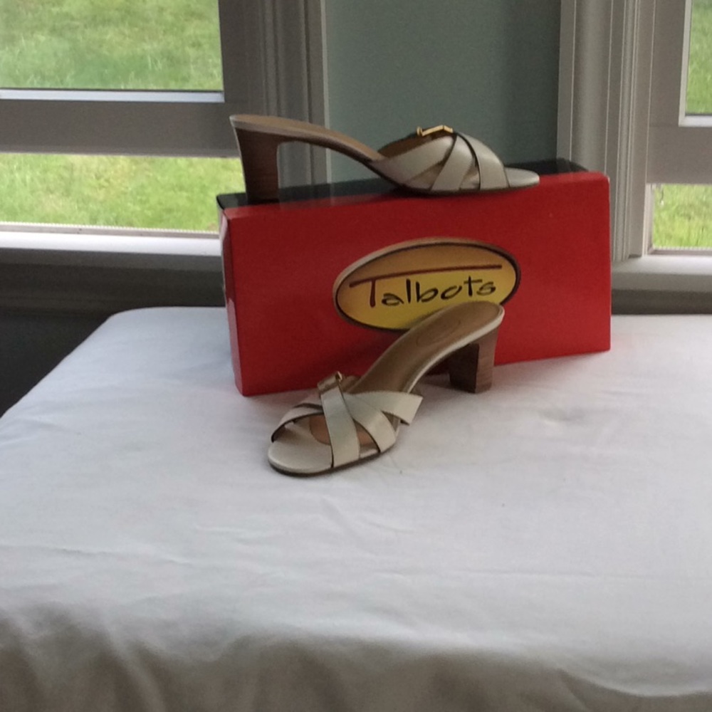 2 in heel sandal